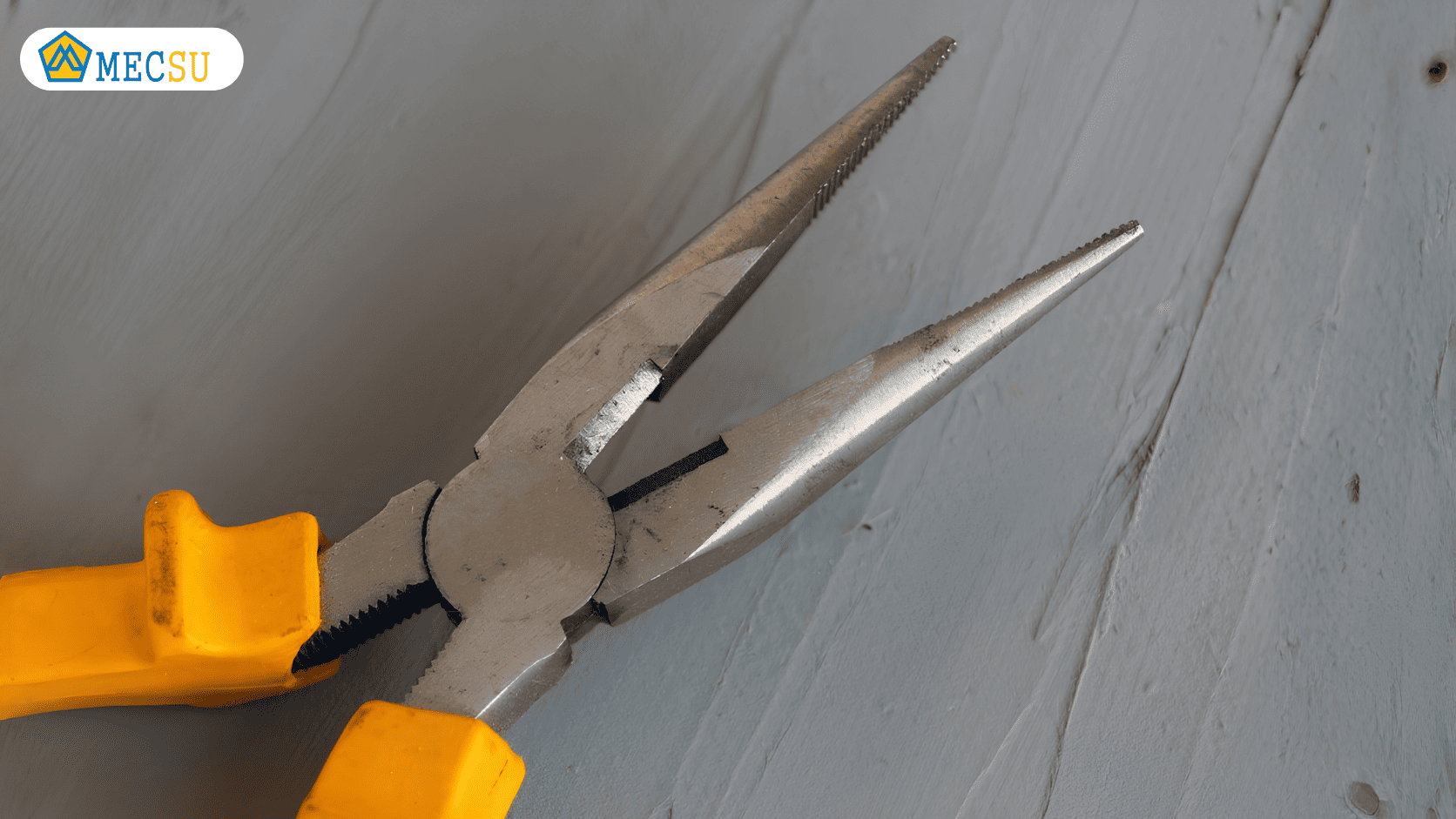 Ứng dụng kìm mũi nhọn sai cách